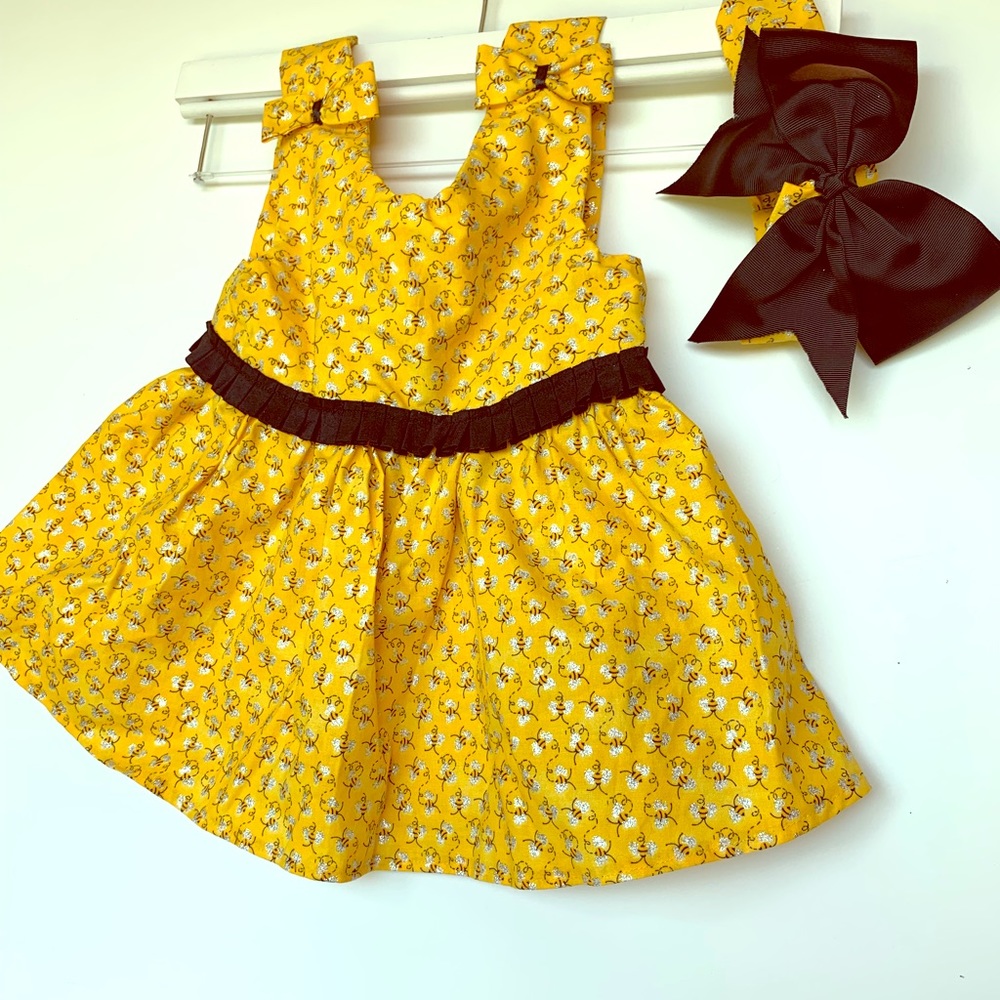 Bee dress size small medium and large